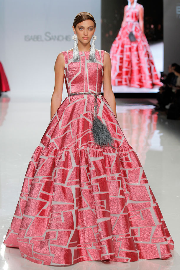 ilovebrides.pt Isabel Sanchis 2018 Barcelona Bridal Fashion Week 2017